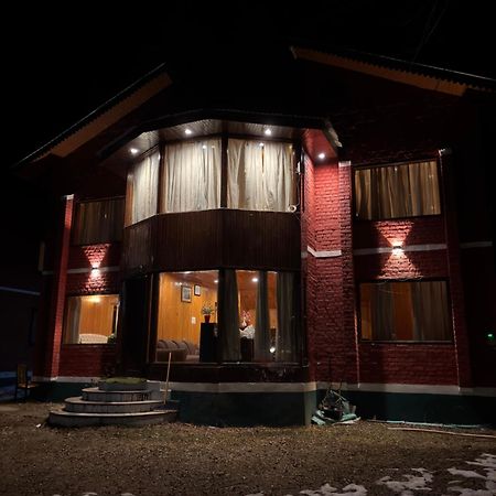 The Pinus Resort Pahalgām Esterno foto