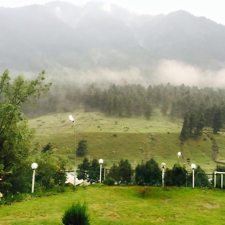 The Pinus Resort Pahalgām Esterno foto
