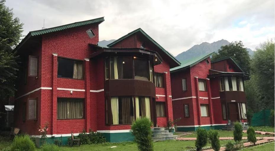 The Pinus Resort Pahalgām Esterno foto