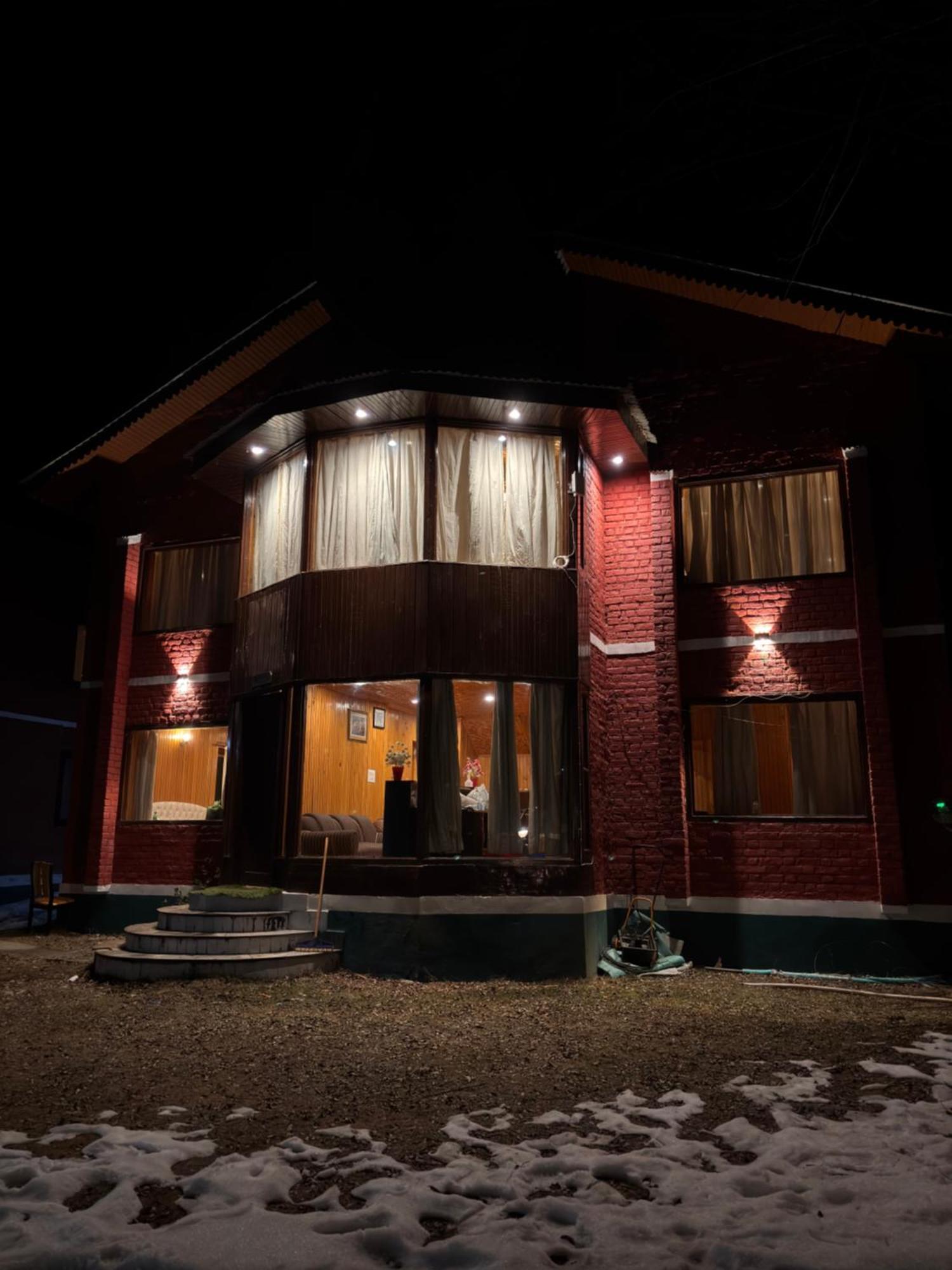 The Pinus Resort Pahalgām Esterno foto