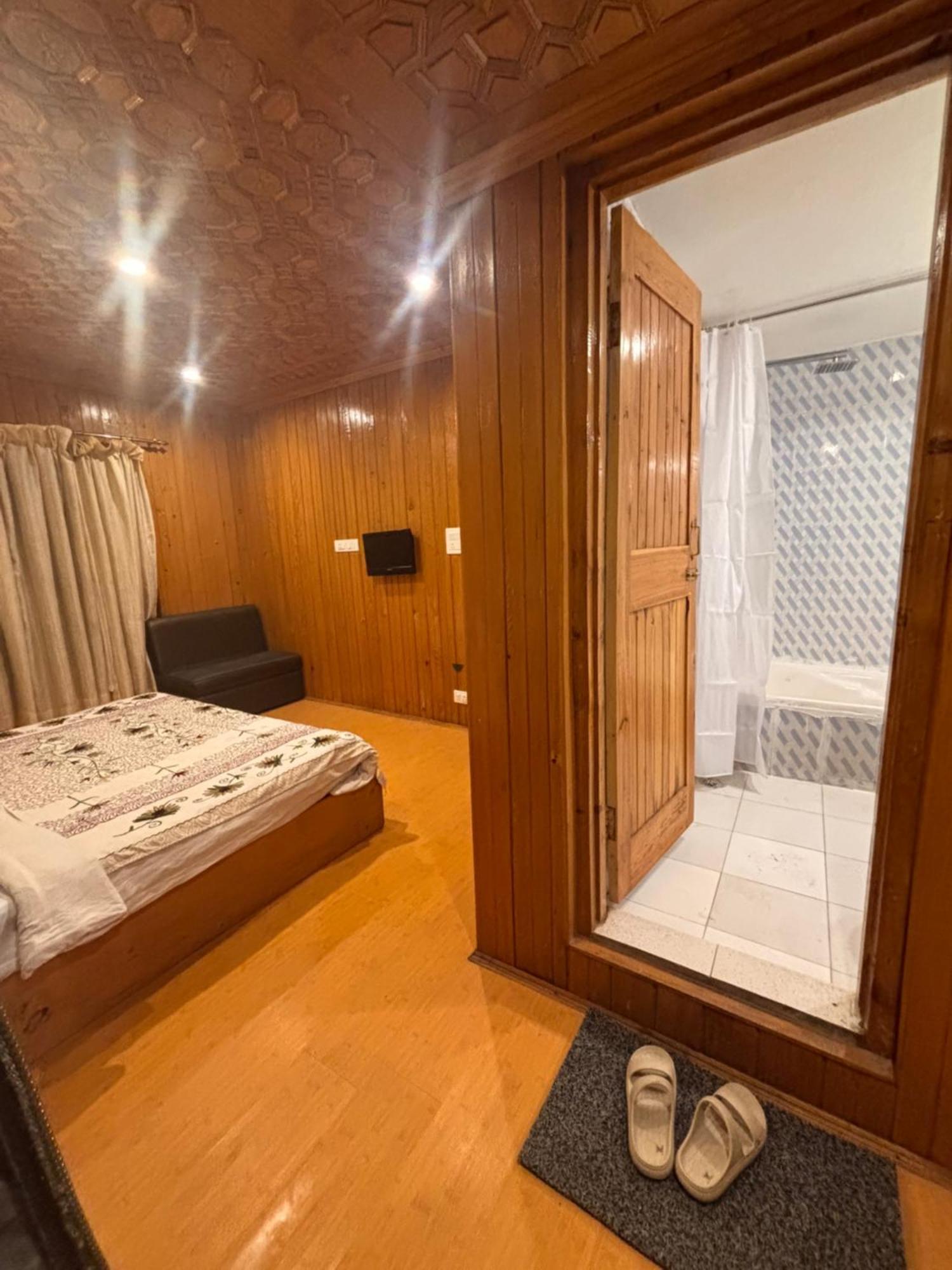 The Pinus Resort Pahalgām Esterno foto