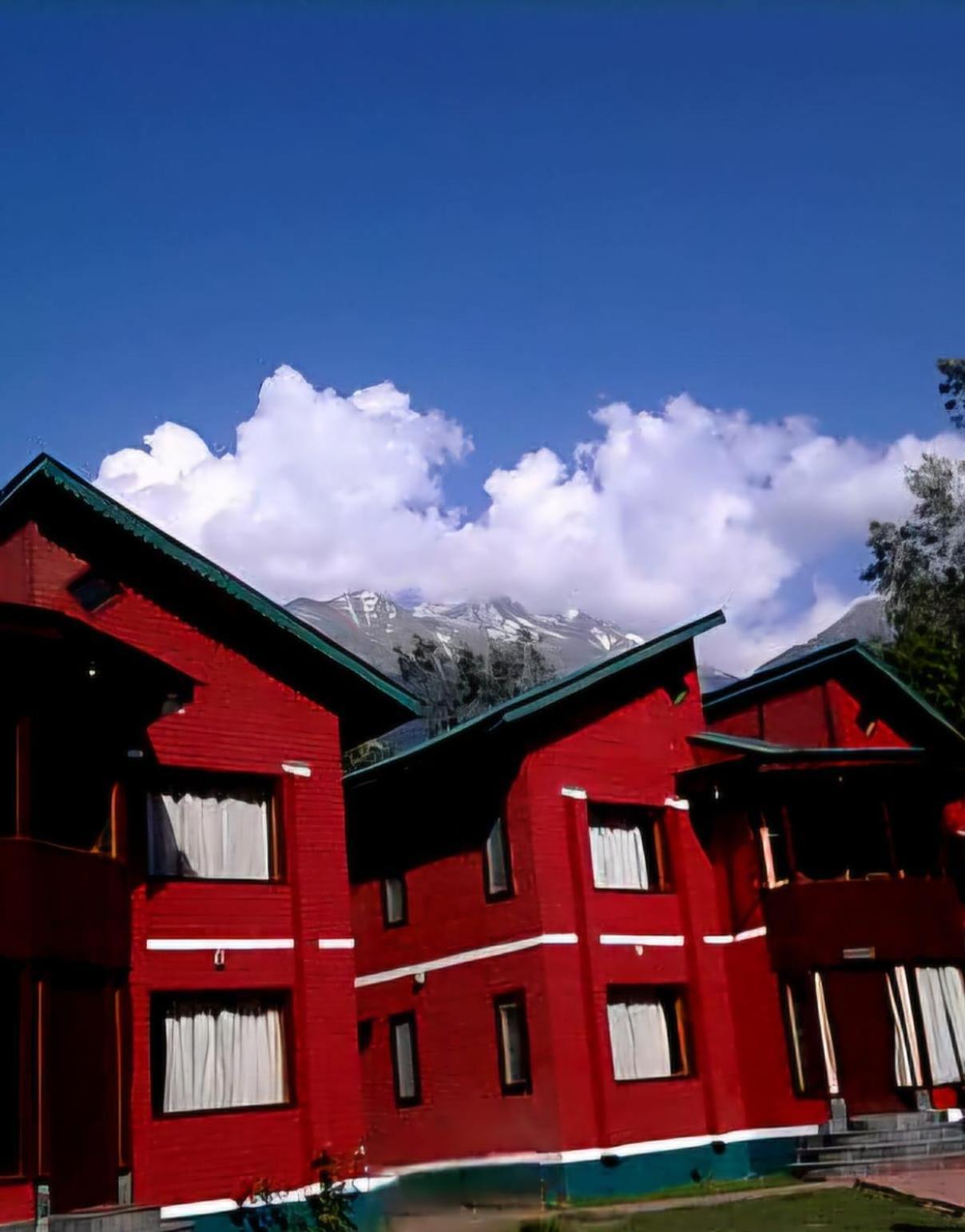 The Pinus Resort Pahalgām Esterno foto